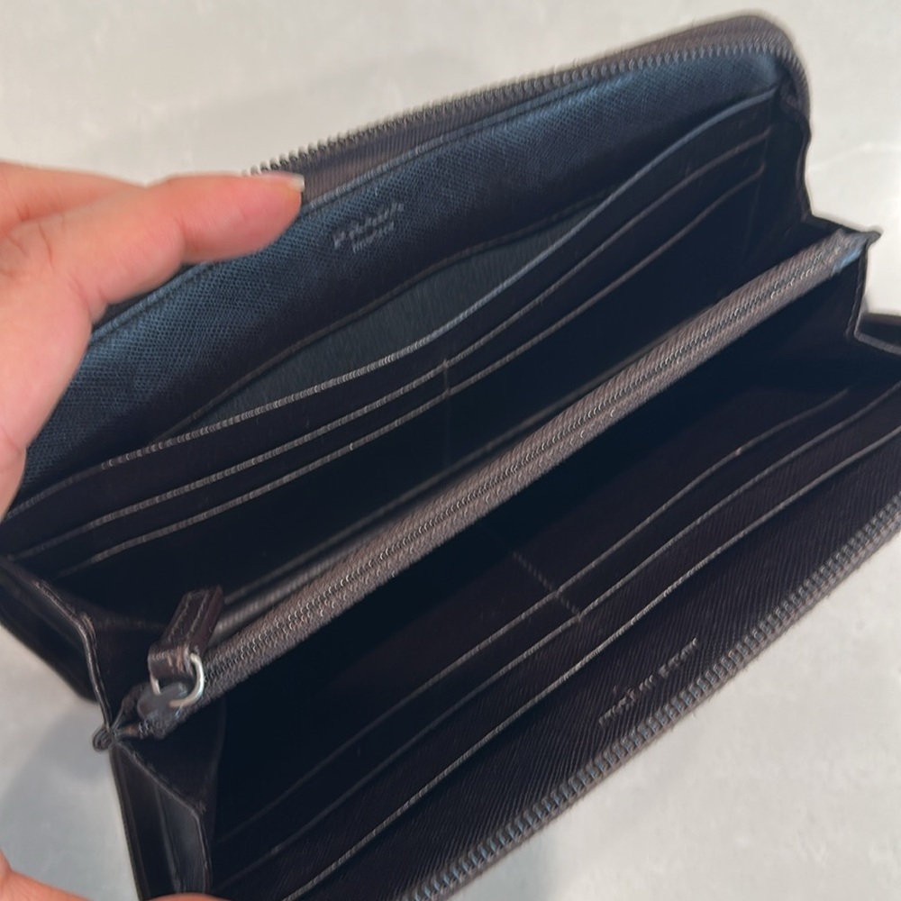 Authentic Prada Brown Nylon Wallet with Zip. - Picture 4 of 8